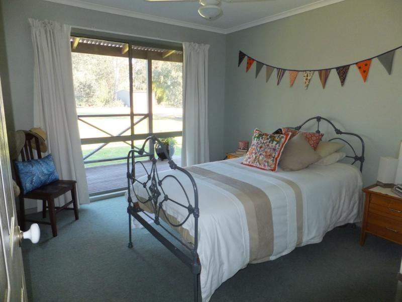 1035 Great Alpine Road, Sarsfield VIC 3875