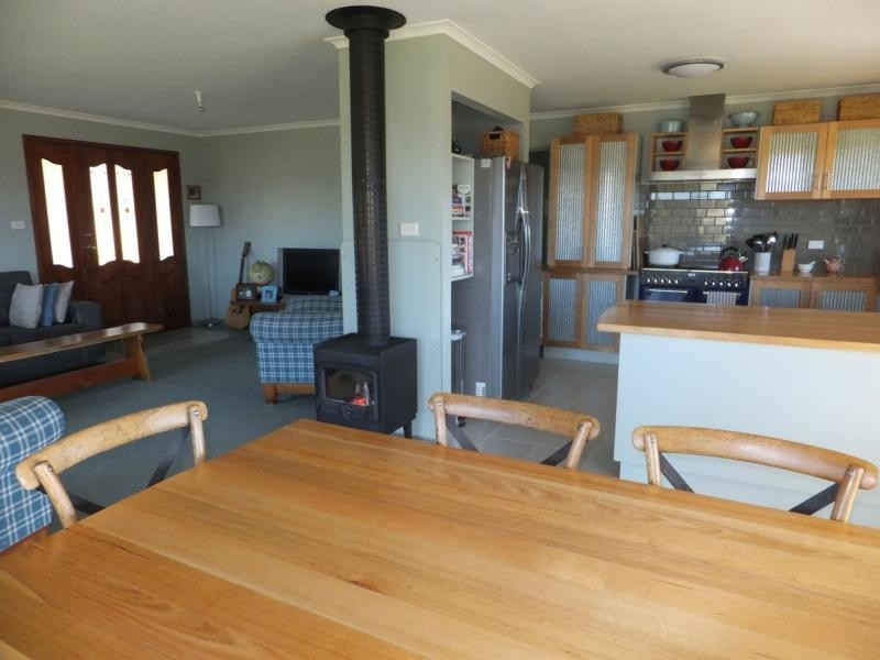 1035 Great Alpine Road, Sarsfield VIC 3875