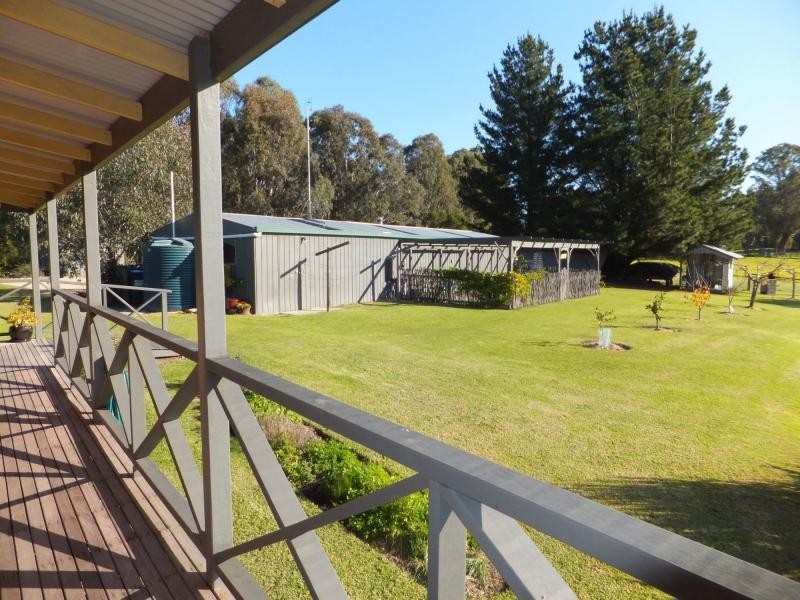 1035 Great Alpine Road, Sarsfield VIC 3875