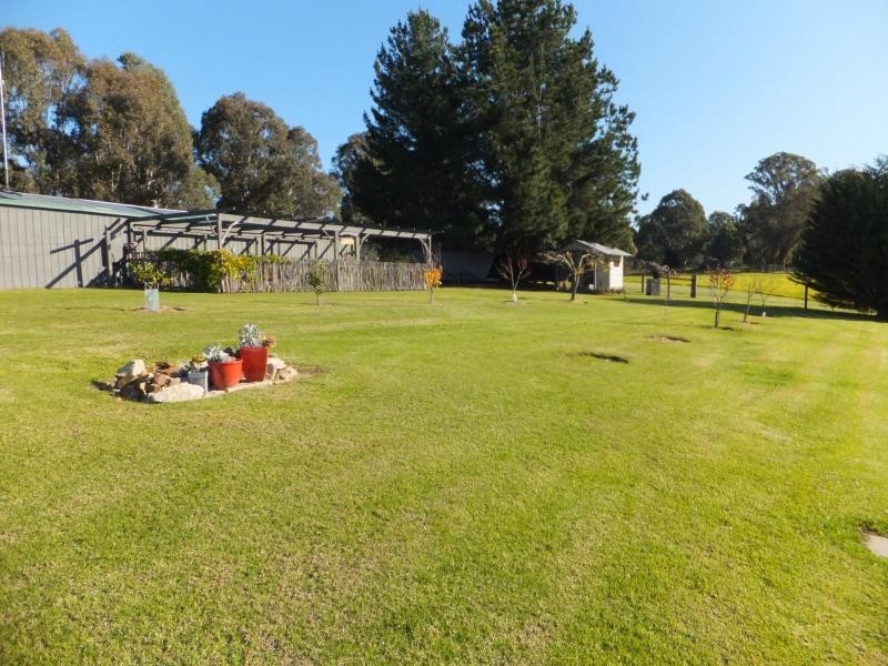 1035 Great Alpine Road, Sarsfield VIC 3875