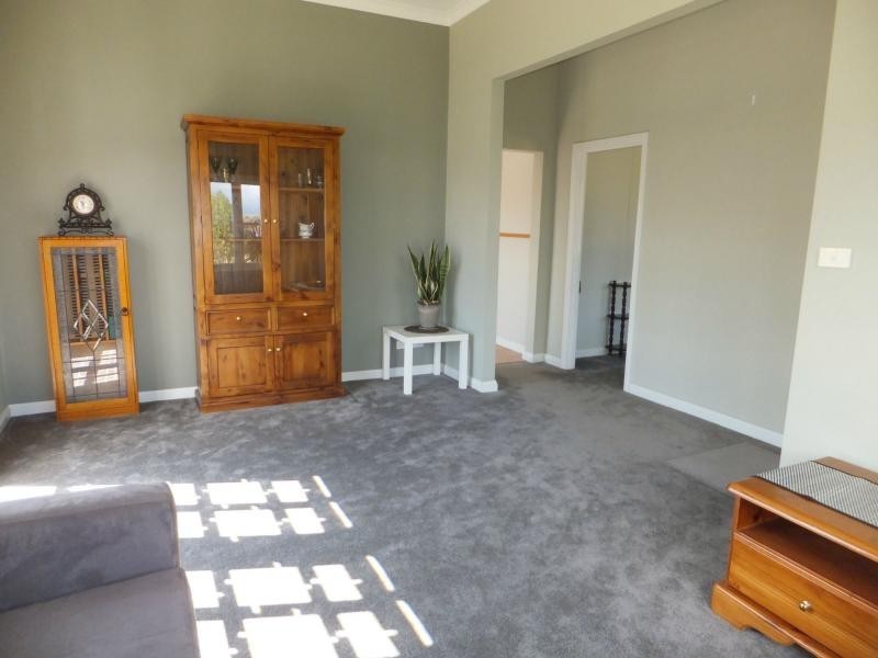 8 Charles Street, Bairnsdale VIC 3875