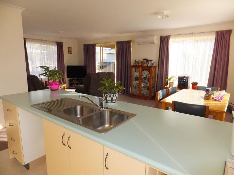 10 Howitt Avenue, Lindenow VIC 3865