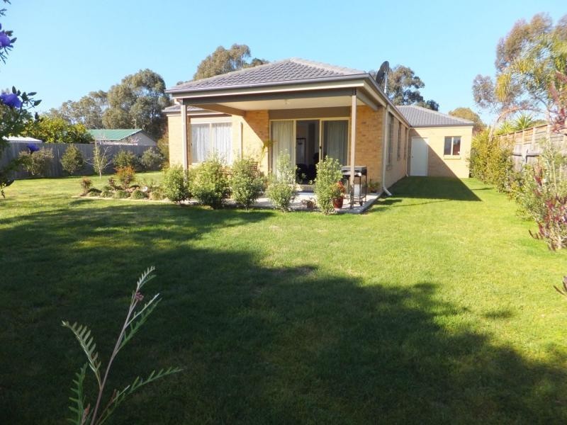 10 Howitt Avenue, Lindenow VIC 3865
