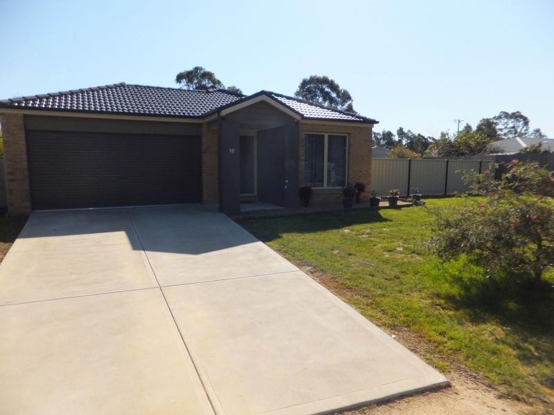 10 Howitt Avenue, Lindenow VIC 3865