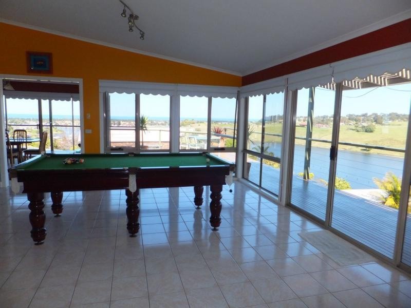 2 Bass Close, Lakes Entrance VIC 3909