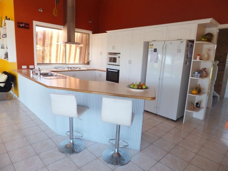 2 Bass Close, Lakes Entrance VIC 3909