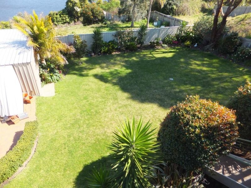 2 Bass Close, Lakes Entrance VIC 3909