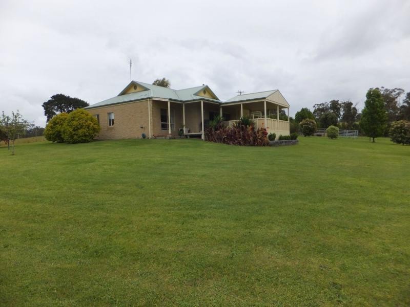 230 Clifton West Road, Bairnsdale VIC 3875