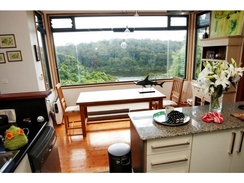 12 Campbell Grove, Lakes Entrance VIC 3909