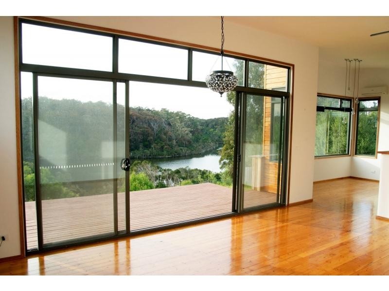 12 Campbell Grove, Lakes Entrance VIC 3909