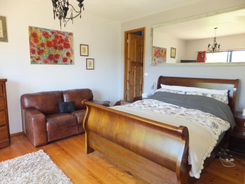 12 Campbell Grove, Lakes Entrance VIC 3909