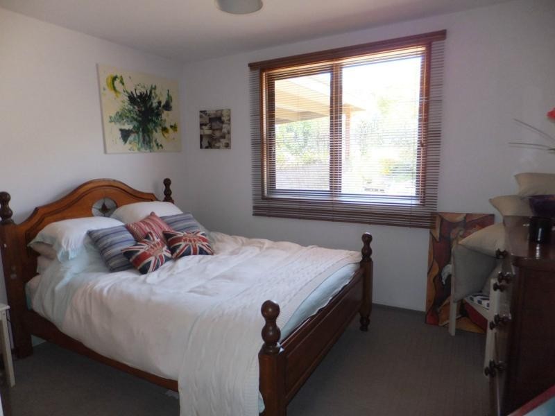 12 Campbell Grove, Lakes Entrance VIC 3909