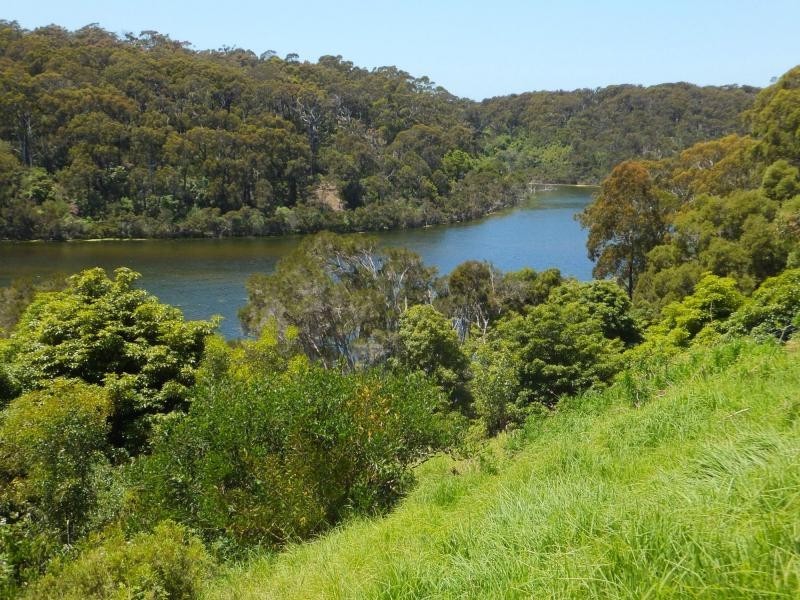 12 Campbell Grove, Lakes Entrance VIC 3909