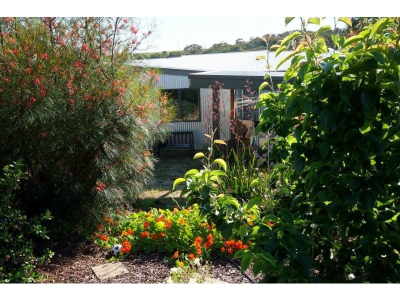 12 Campbell Grove, Lakes Entrance VIC 3909