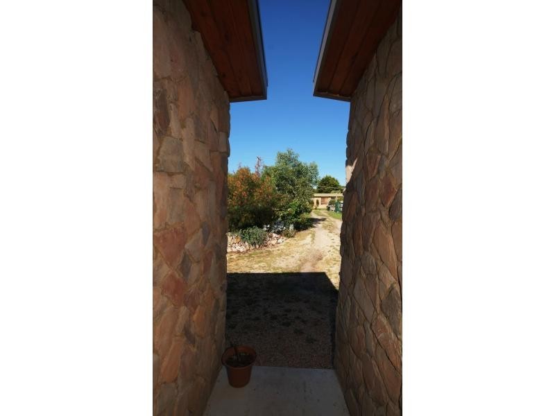 12 Campbell Grove, Lakes Entrance VIC 3909