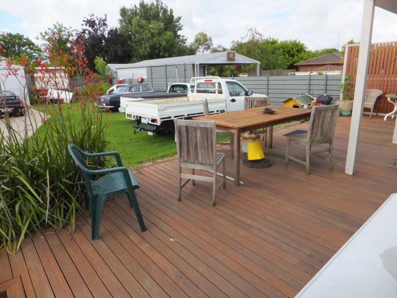 13 Pinnock Street, Bairnsdale VIC 3875