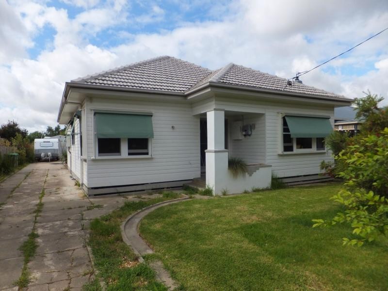 13 Pinnock Street, Bairnsdale VIC 3875