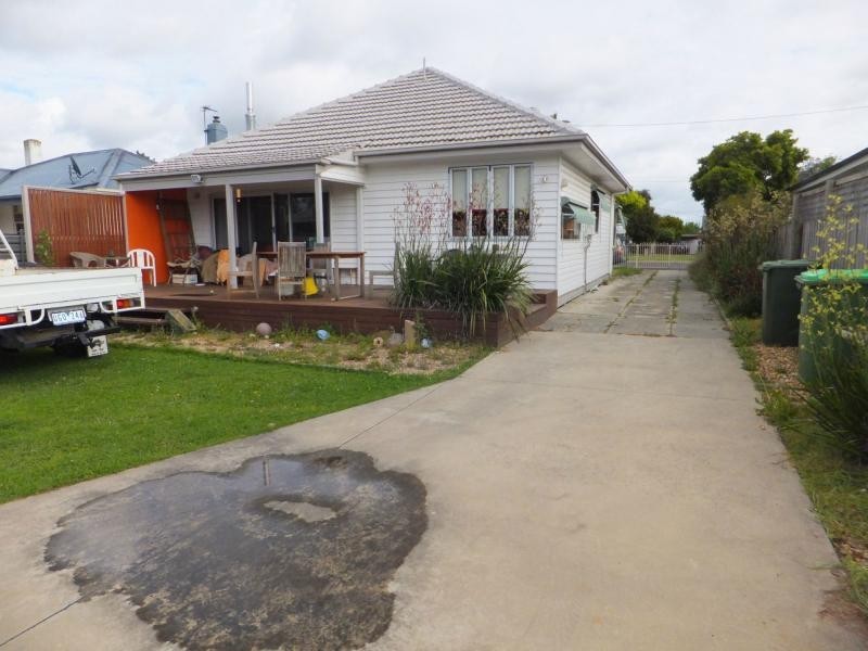 13 Pinnock Street, Bairnsdale VIC 3875