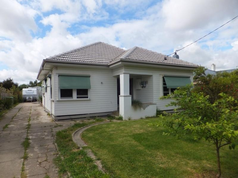 13 Pinnock Street, Bairnsdale VIC 3875