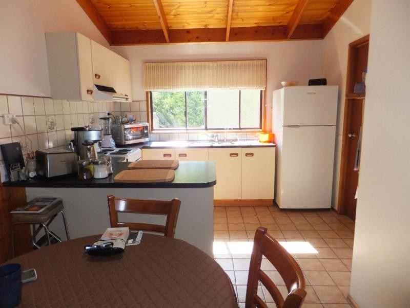 2 Hill Court, Lakes Entrance VIC 3909