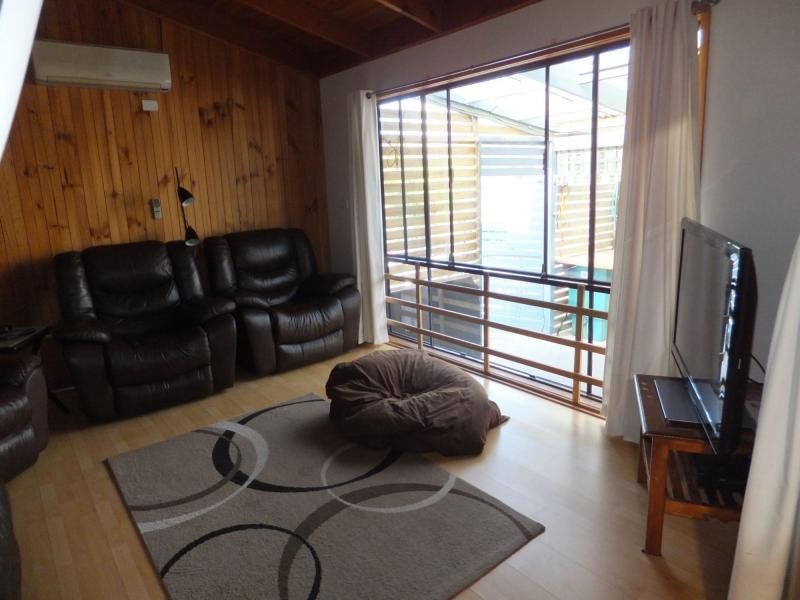 2 Hill Court, Lakes Entrance VIC 3909