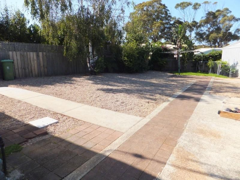 2 Hill Court, Lakes Entrance VIC 3909