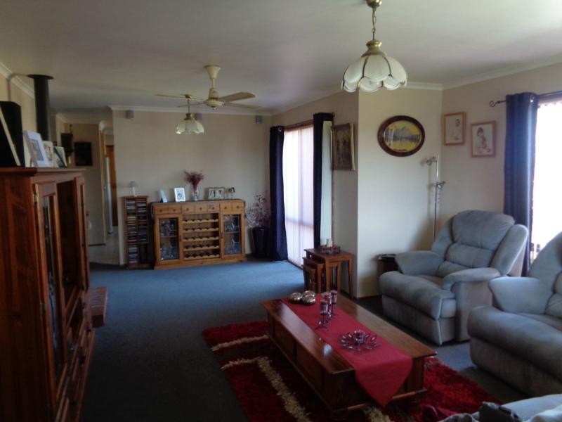 146 Thorpes Lane, Lakes Entrance VIC 3909