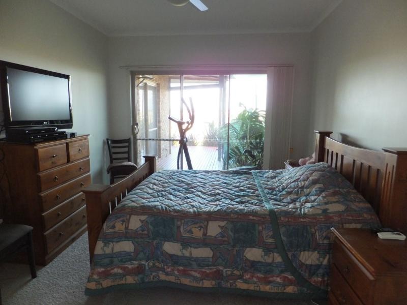 8 Marrah Drive, Wy Yung VIC 3875