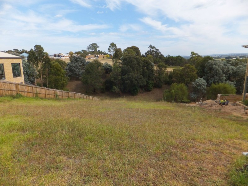 33 Harnham Drive, Bairnsdale VIC 3875