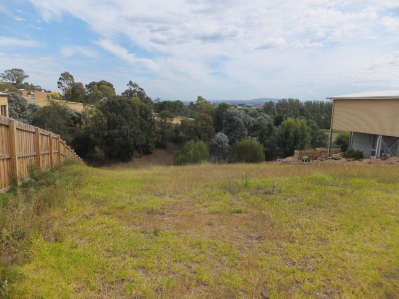 33 Harnham Drive, Bairnsdale VIC 3875