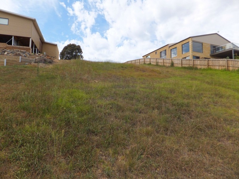 33 Harnham Drive, Bairnsdale VIC 3875