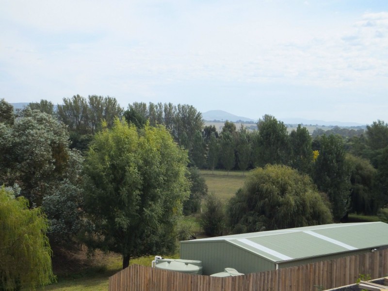 33 Harnham Drive, Bairnsdale VIC 3875