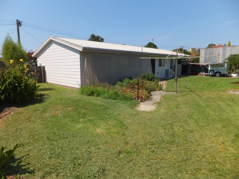 3 Charles Street, Bairnsdale VIC 3875