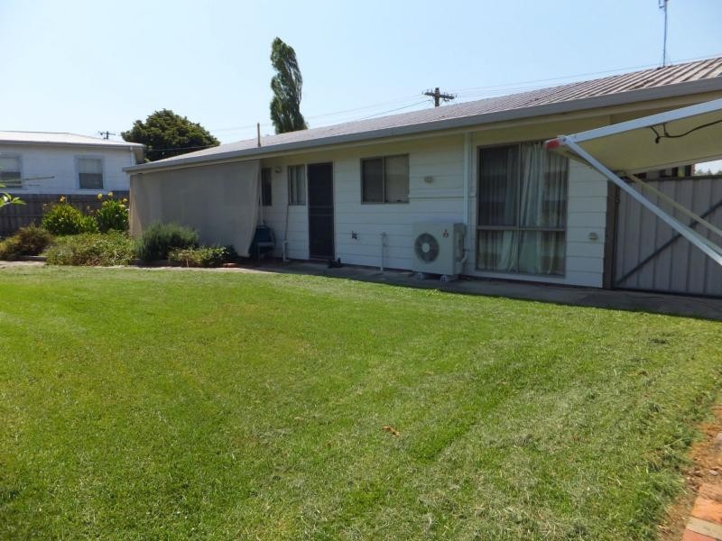 3 Charles Street, Bairnsdale VIC 3875