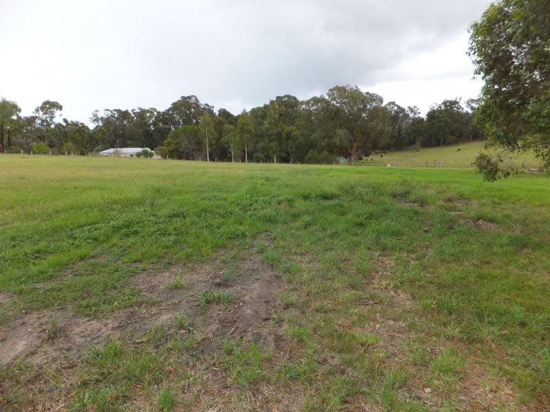 21 Ian Court, Wy Yung VIC 3875