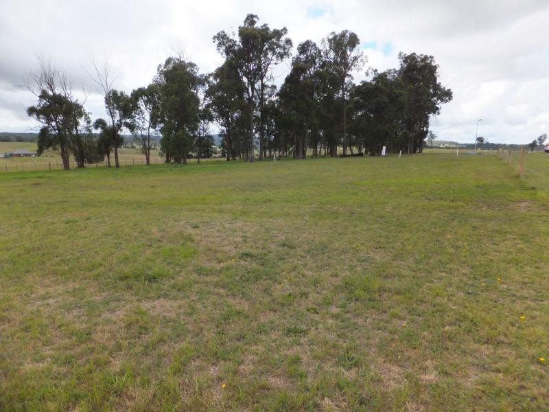 21 Ian Court, Wy Yung VIC 3875