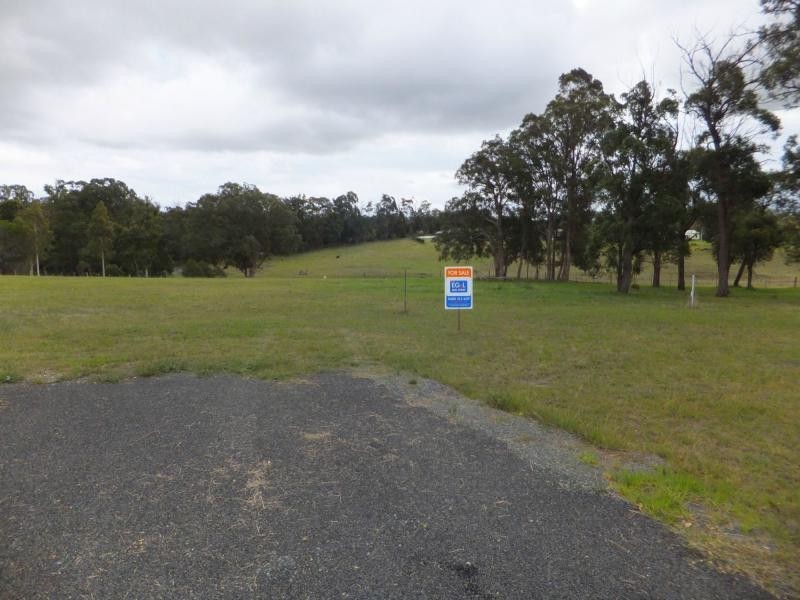 21 Ian Court, Wy Yung VIC 3875