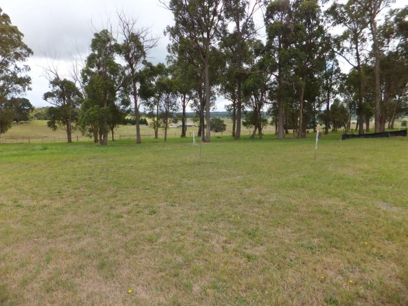 21 Ian Court, Wy Yung VIC 3875