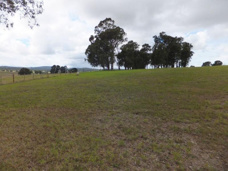 21 Ian Court, Wy Yung VIC 3875