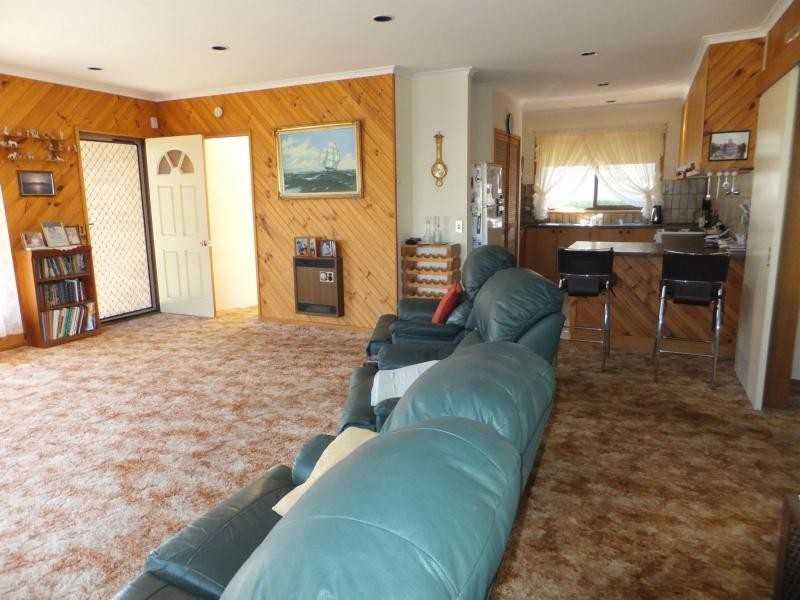 27 Mairburn Road, Metung VIC 3904