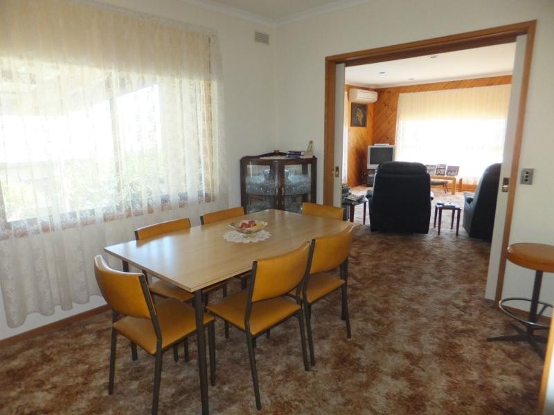 27 Mairburn Road, Metung VIC 3904