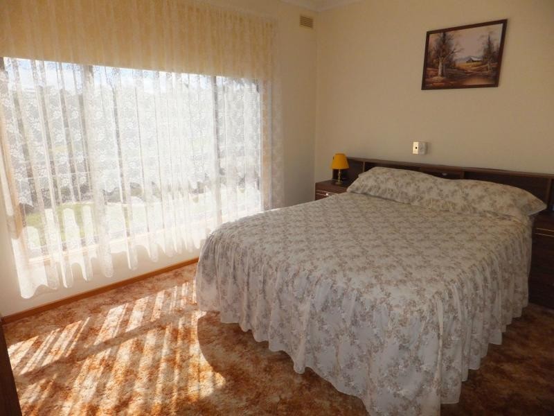 27 Mairburn Road, Metung VIC 3904