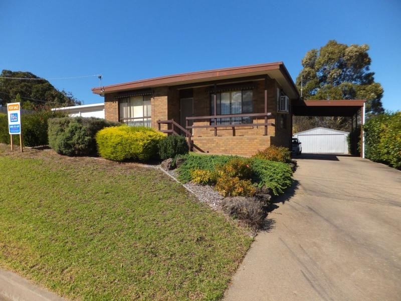 27 Mairburn Road, Metung VIC 3904