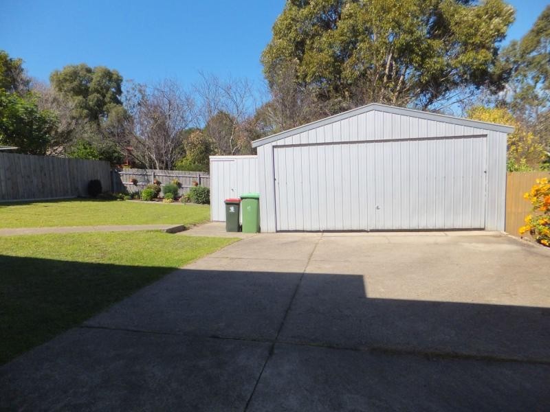 27 Mairburn Road, Metung VIC 3904