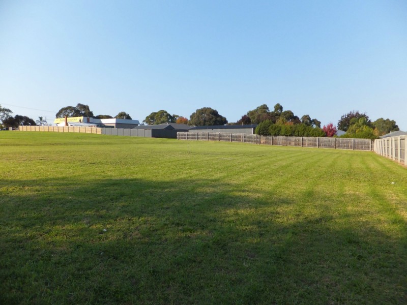 67 Princes Highway, Bairnsdale VIC 3875