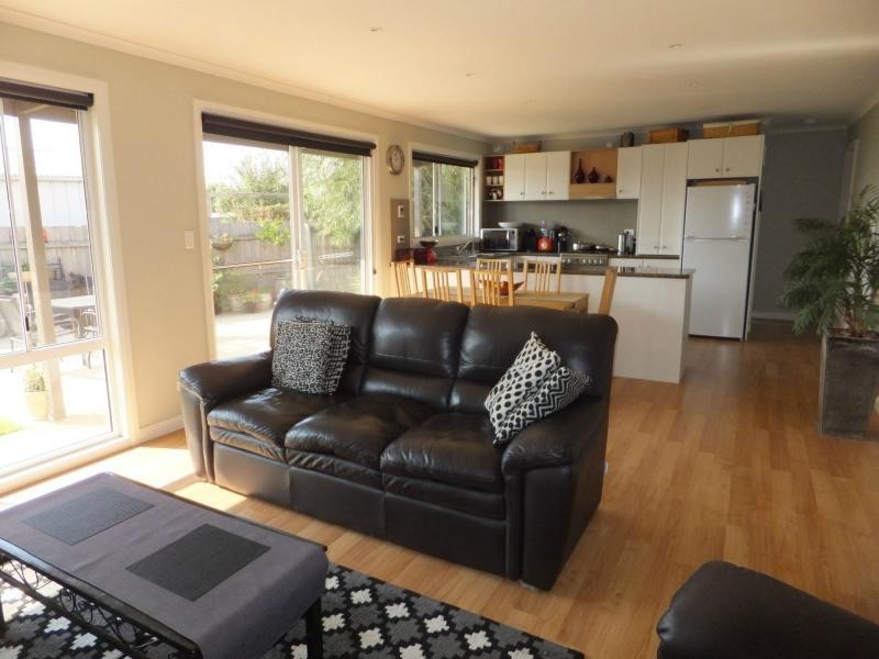 6 Charles Street, Bairnsdale VIC 3875