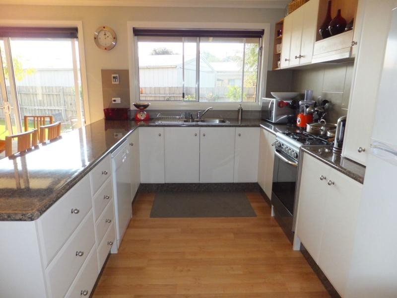 6 Charles Street, Bairnsdale VIC 3875