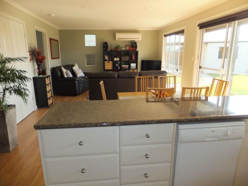 6 Charles Street, Bairnsdale VIC 3875