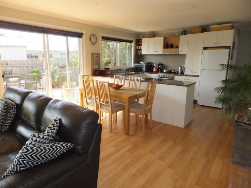 6 Charles Street, Bairnsdale VIC 3875