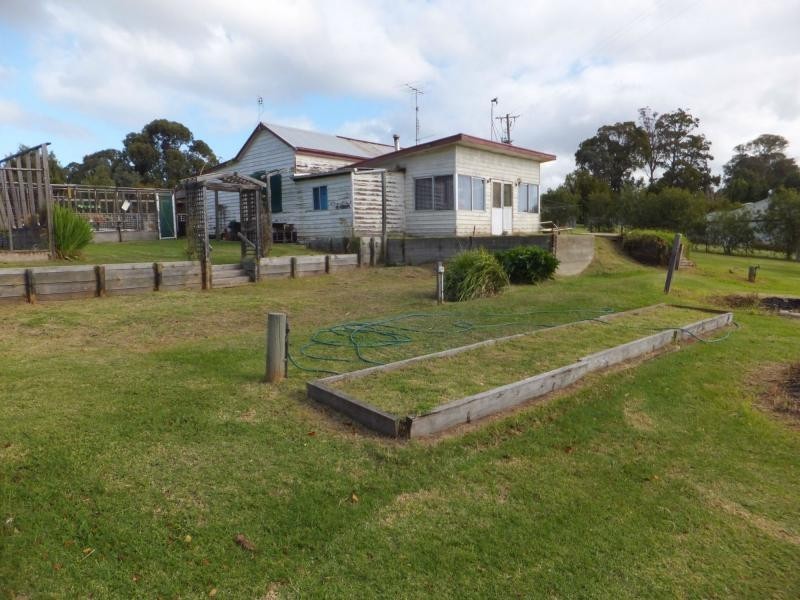 6 Damons Road, Bairnsdale VIC 3875